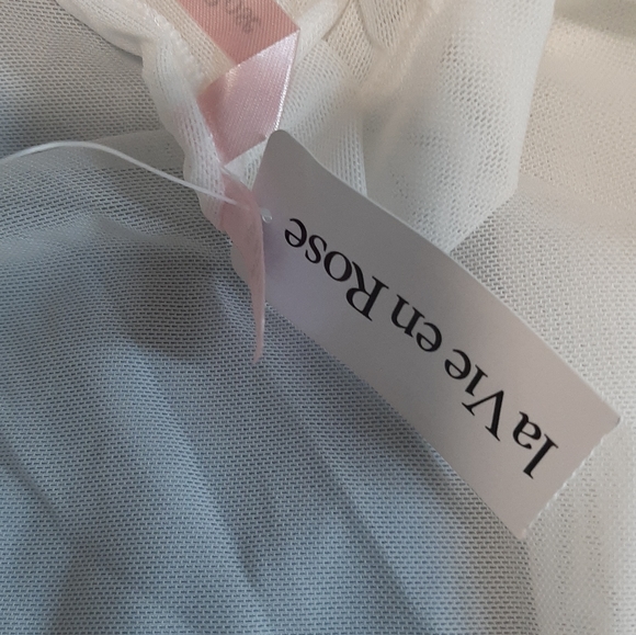 Lingerie - Picture 2 of 4